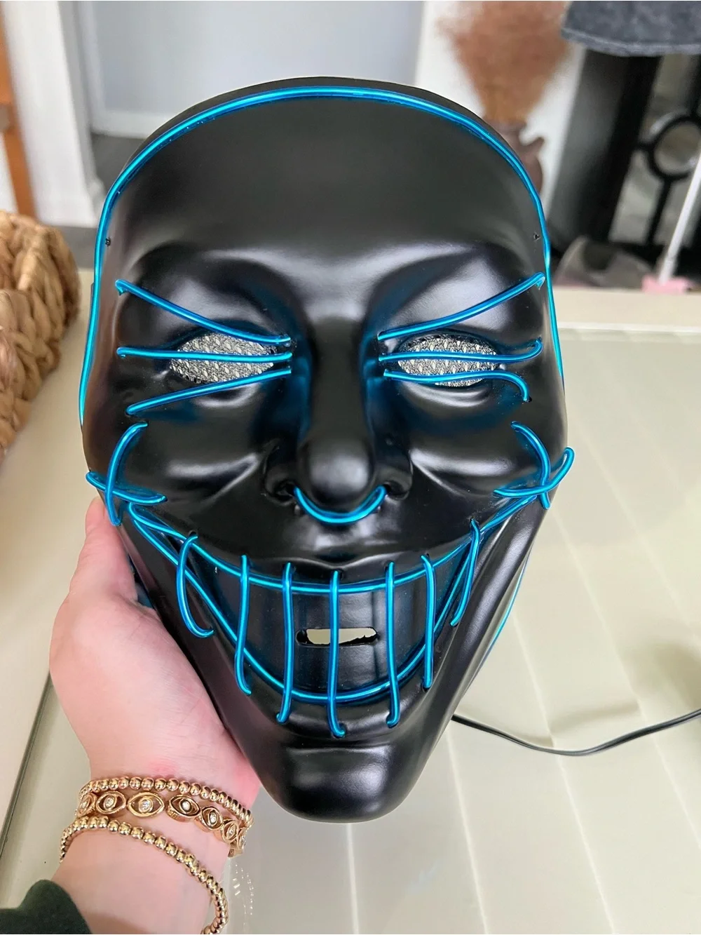 Black LED Light-Up Mask
